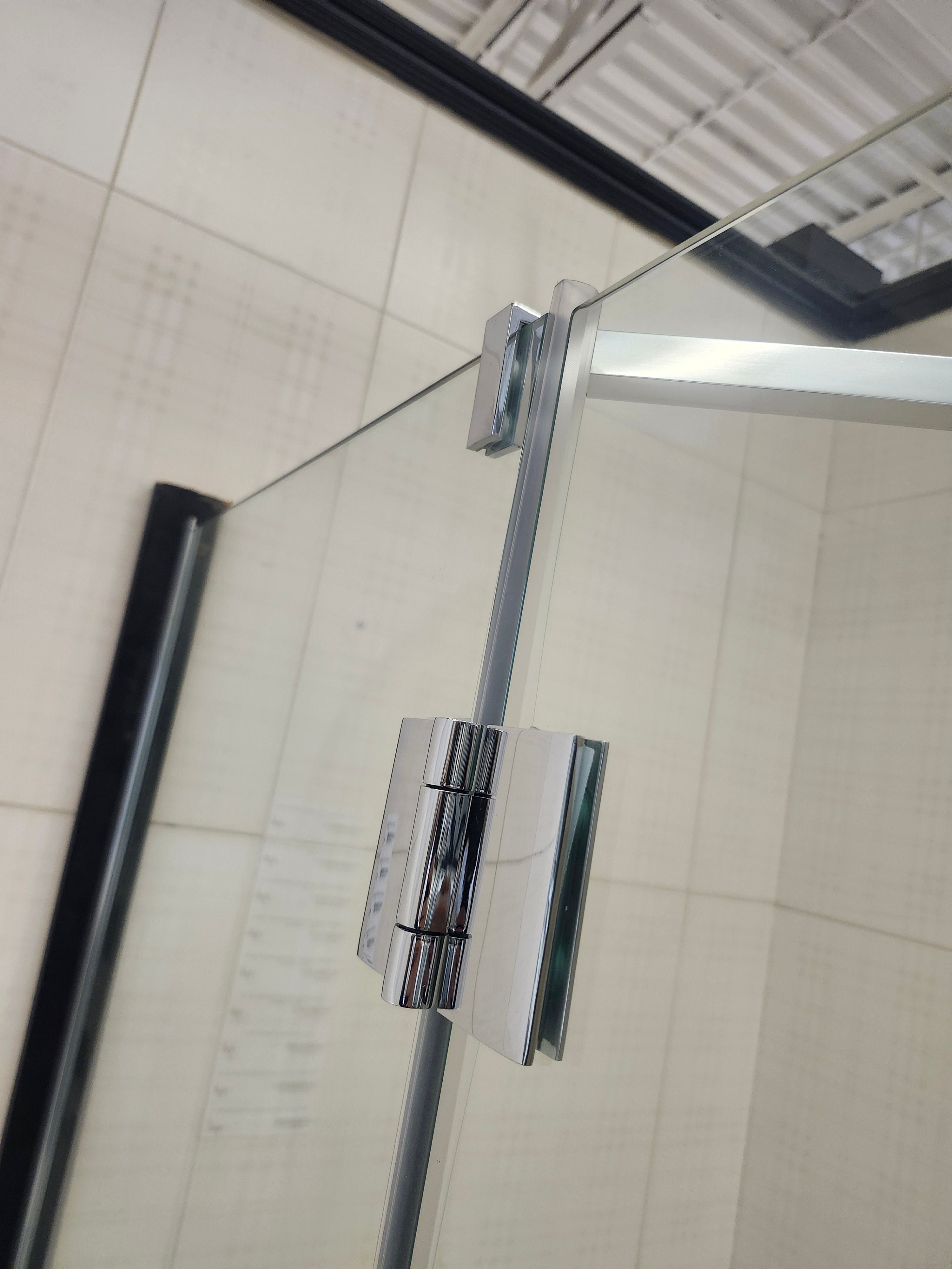 Modus Tub Door 60" high and 60x32 built in vida bathtub (as is)