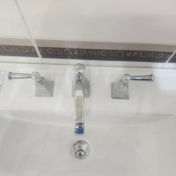 8CC 3 Hole Classic Bathroom Vanity Faucet Floormodel Clearance As Is