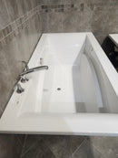 Maax Tub 72 x 36 Arofeel optik white floormodel clearance as is m6-2