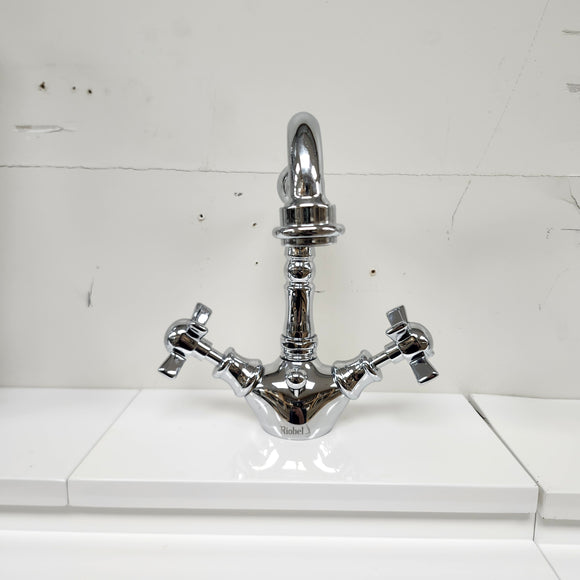 Riobel Single Hole Classic Bathroom Faucet with Lever Handle Floormodel As Is