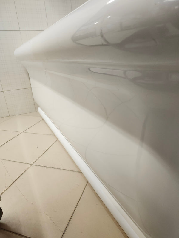 Maax Free standing Air Tub 70" x 42"