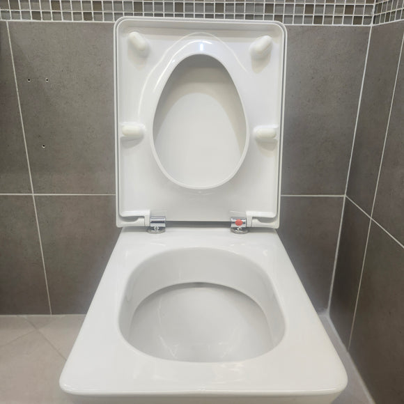 Kohler Reve Elongated Dual Flush 1 pc toilet Floormodel as is Clearance (H19) K3797
