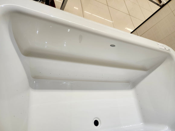 Maax Free standing Air Tub 70" x 42" k14