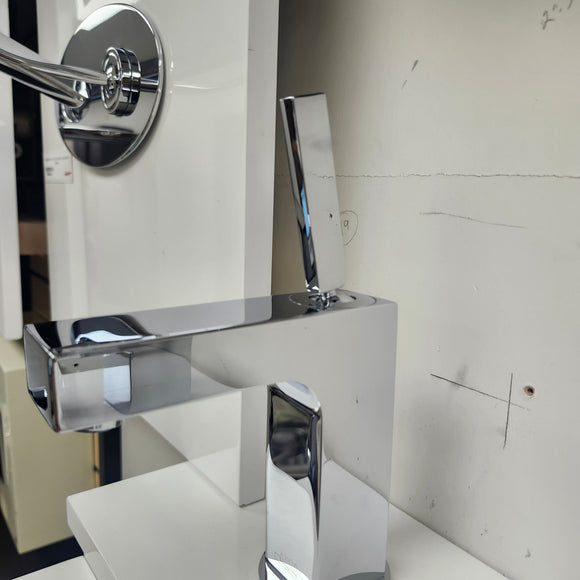 Hansgrohe Axor Series Single Hole Faucet Chrome Square Floormodel Clearance As Is