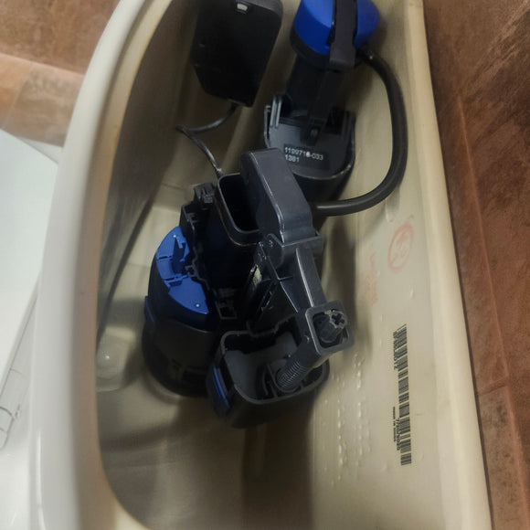 Kohler Veil 1pc Dual Flush Skirted White Toilet Floormodel Clearance as is M3 K1381