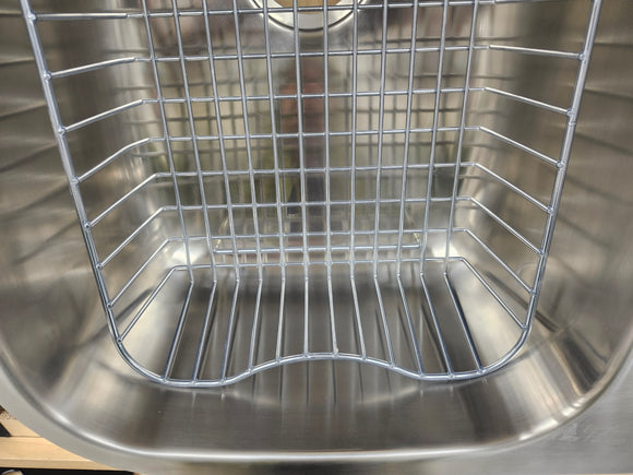 Vida Axes 32" x 21" Stainless Steel Round Undermount Kitchen Sink Floormodel Clearance
