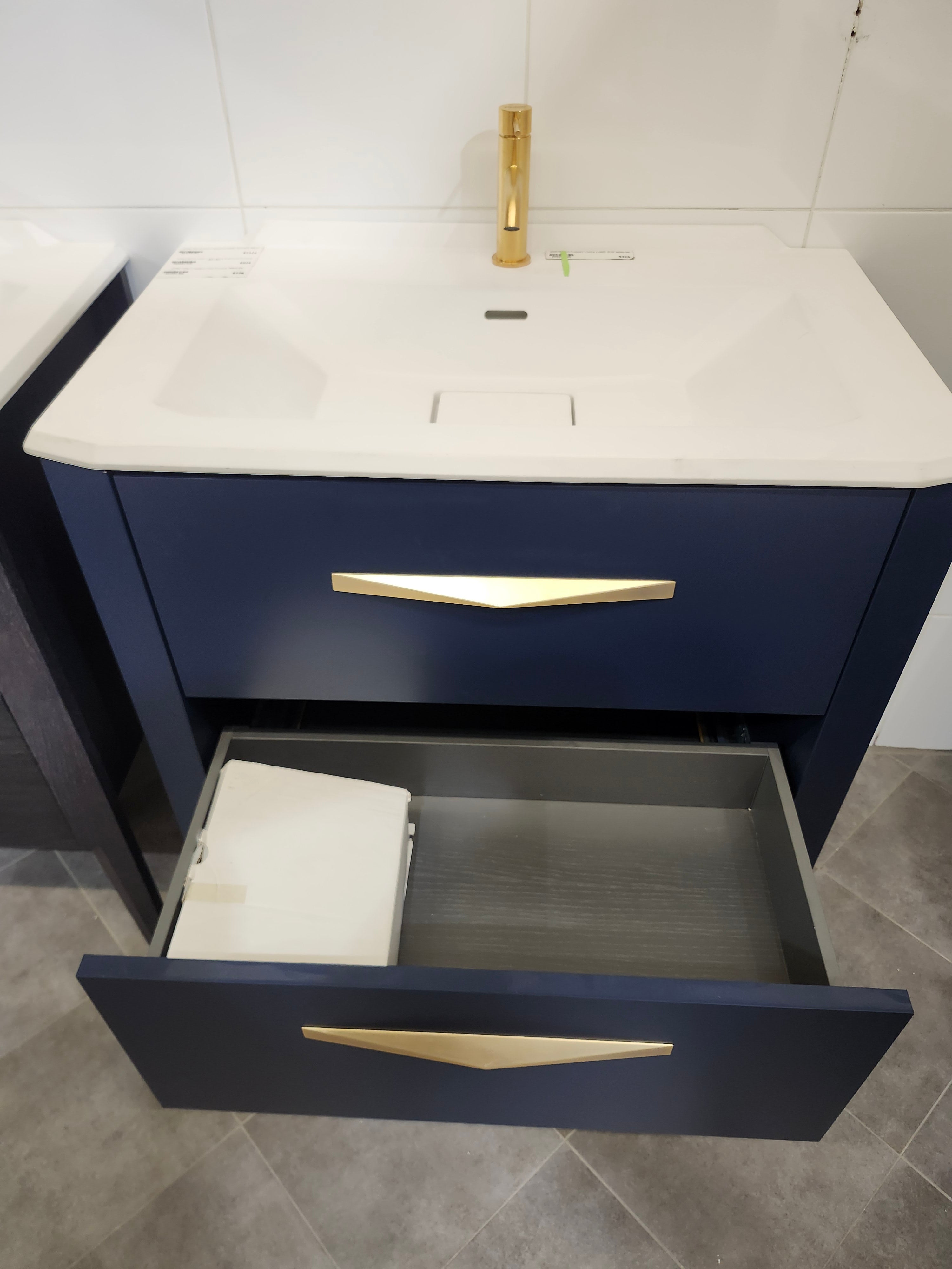 32" Epogue Sonia Vanity & Countertop Counter (as is)