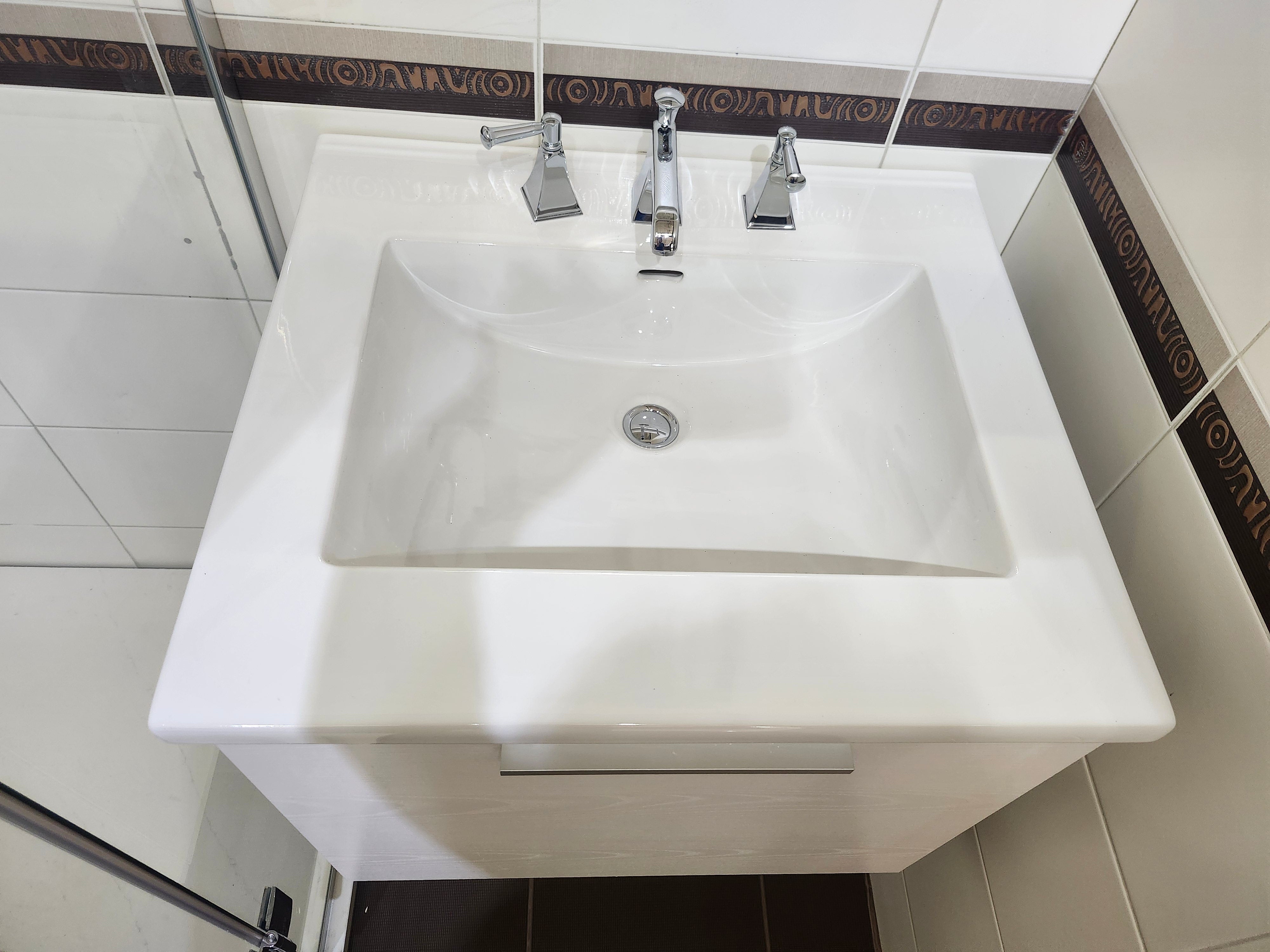 24" Vida Elements Vanity and Countertop Combo with Mirror (as is)