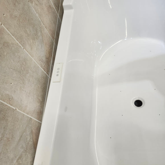 Duravit Sharck Drop In 74 3/4 x 35 1/4 Air Jet Freestanding Bathtub Floormodel Clearance As is M8