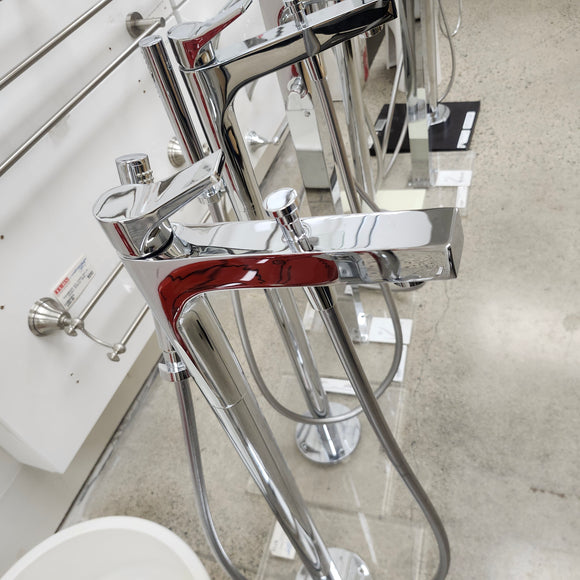 Aquabrass Roman Deck Tub Filler Metro Chrome With Hand Held Shower Head Floormodel Clearance As Is
