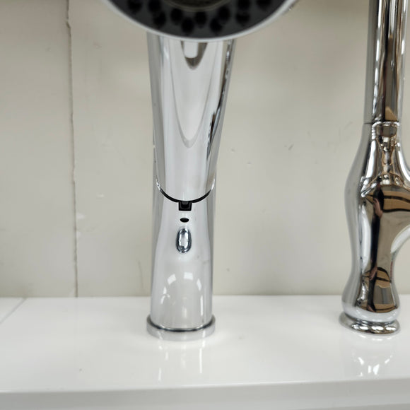 Vida Kitchen Faucet with Extending Faucet Head Chrome Floormodel Clearance As Is