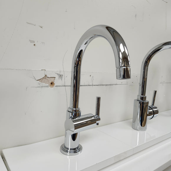 Grohe Single Hole hot or cold water Faucet with Lever Handle Floormodel As Is