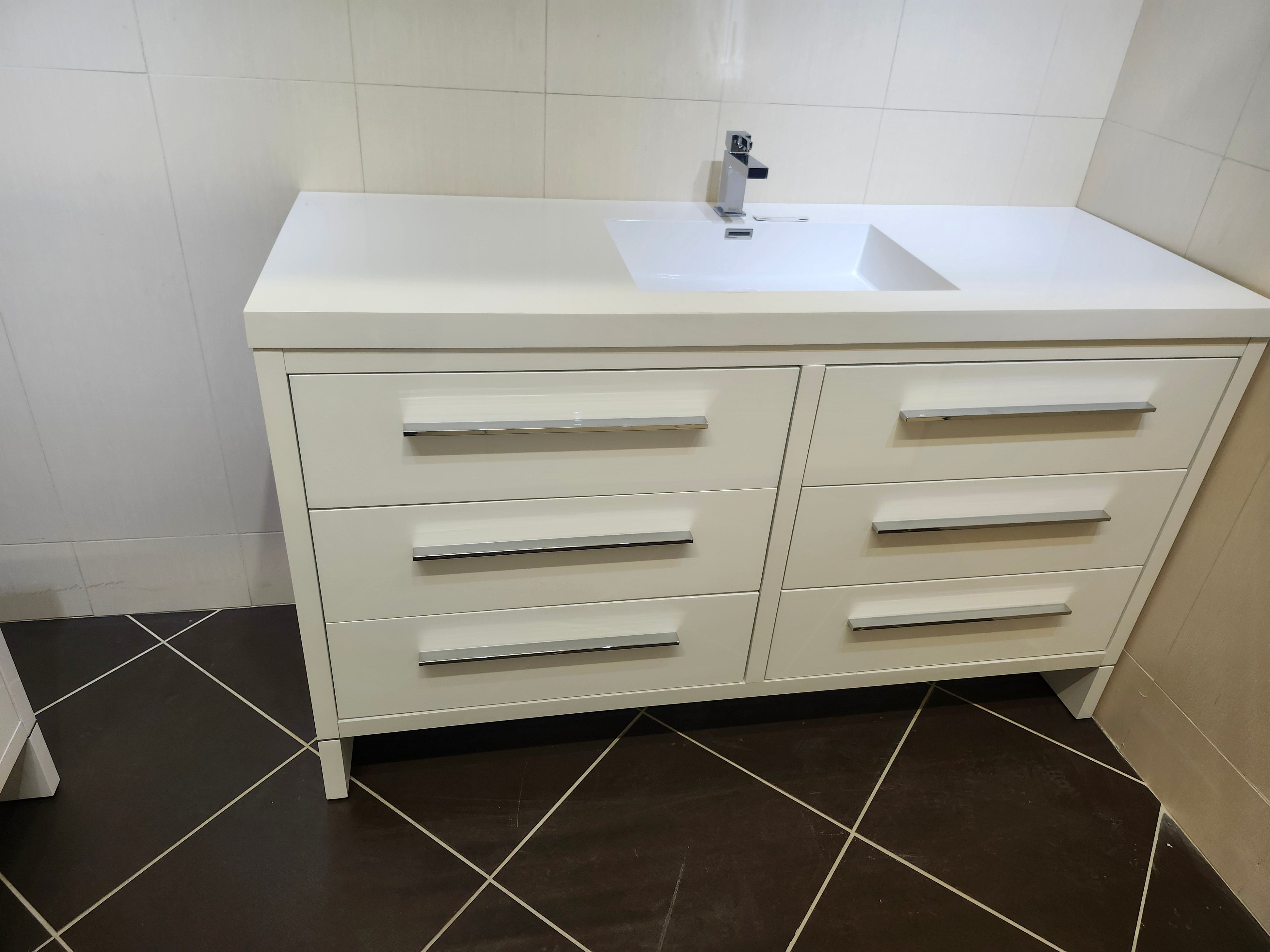 60" Aura Vanity with Countertop Combo (as is)