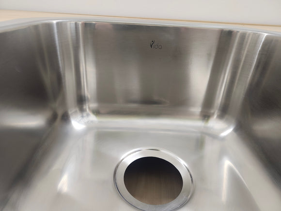 Vida Axes 27" x 19" Stainless Steel Round Undermount Kitchen Sink Floormodel Clearance