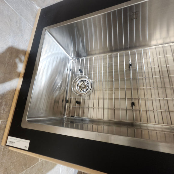 Zomodo Montego 1 Bowl 32 x 18 Undermount Stainless Steel Kitchen Sink MOC762 Floormodel as is M10
