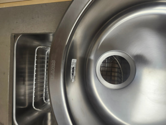 Blanco Rondo 18" Round Overmount Drop in Stainless Steel Bar Sink Floormodel Clearance as is