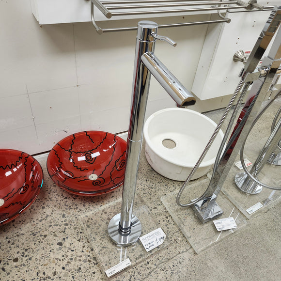 Aquabrass Roman Deck Tub Filler Volare Chrome Floormodel Clearance As is