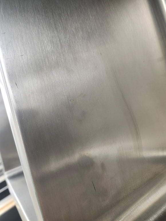 Vida Acute 27" x 18" Stainless Steel Square Undermount Kitchen Sink Floormodel Clearance as is