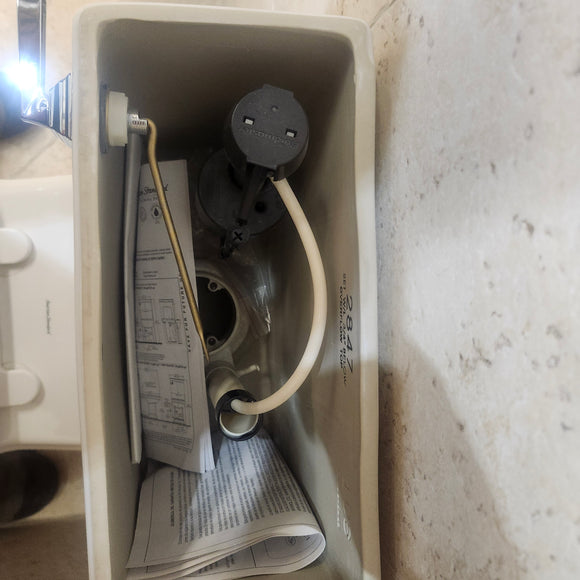 American Standard Townsquare Elongated 1pc Toilet Floormodel Clearance (H13) Sold As Is 2847128020