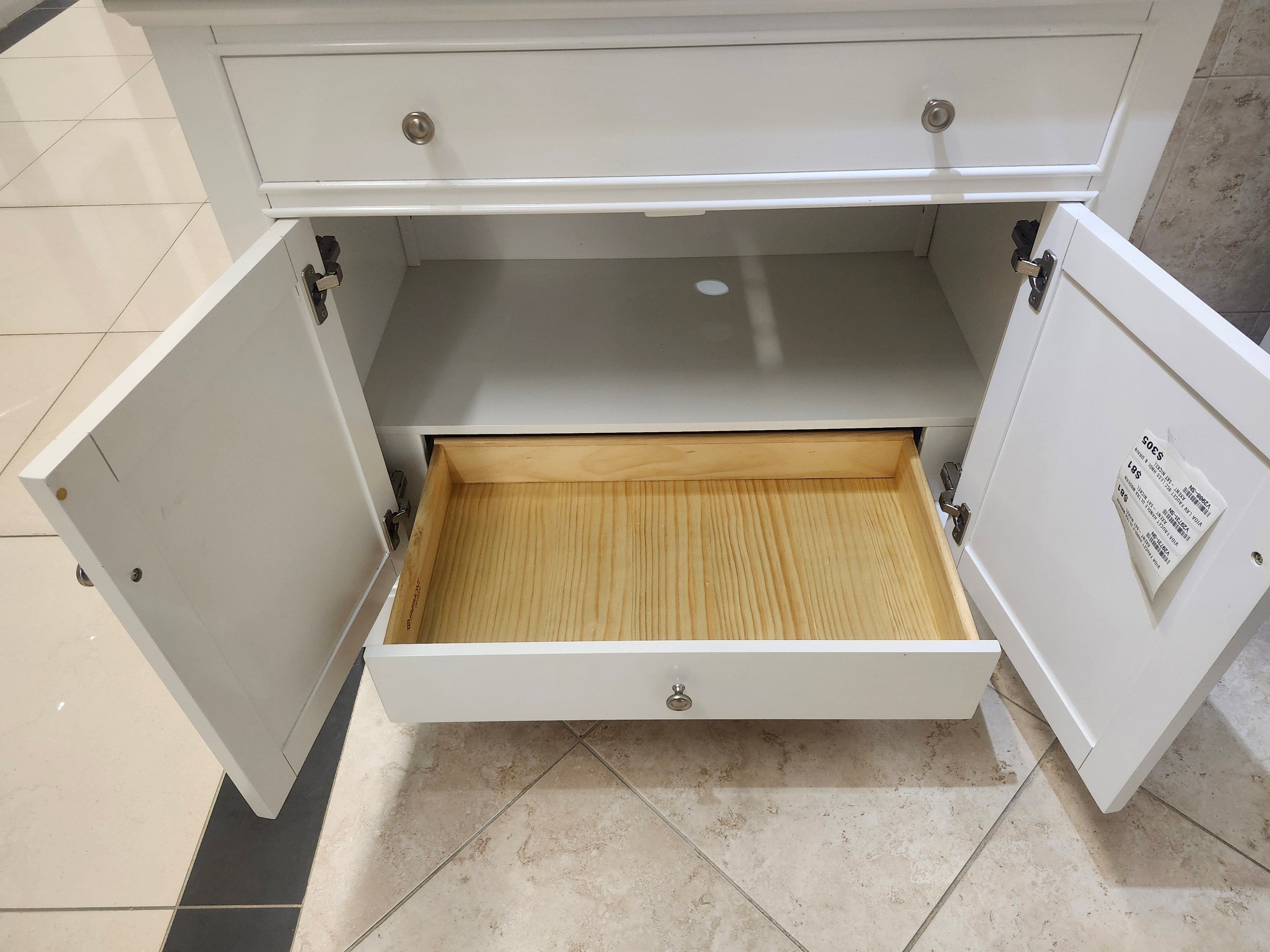 36" Fairmont Framinghm Vanity Base and Countertop Combo with Mirror (as is)