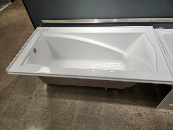 Produits Neptune N00023012 built in bathtub  30 x 60 Floormodel Clearance As Is Etobicoke
