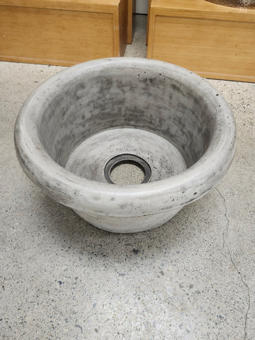 Native Trails 16 inch round drop bar sink Floormodel Clearance As is Etobicoke pozo