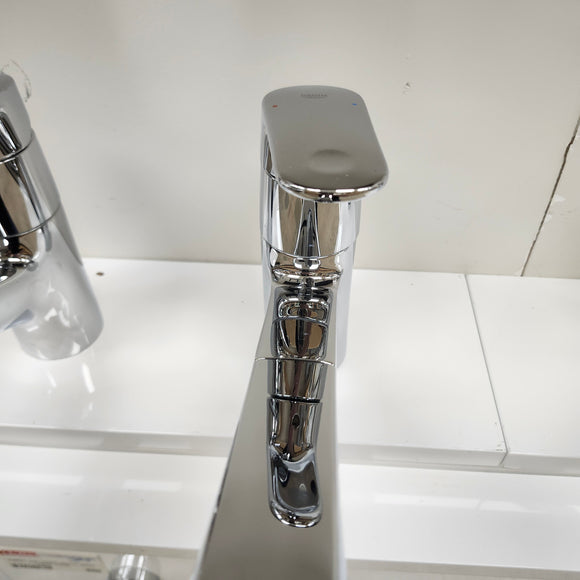 Grohe Kitchen Faucet with Extending Faucet Head Chrome Floormodel Clearance As Is
