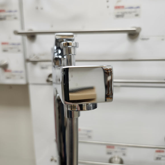 Aquabrass Roman Deck Tub Filler Metro Chrome With Hand Held Shower Head Floormodel Clearance As Is