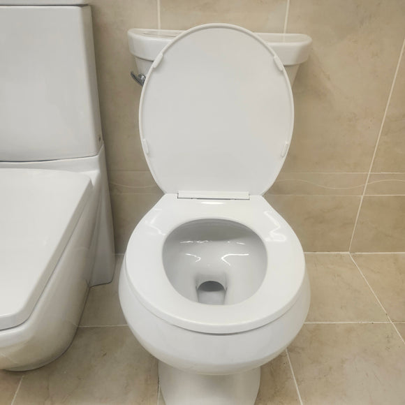 Kohler 2pc Toilet with Seat Floormodel Clearance as is K4467 K4197 K4639  I12