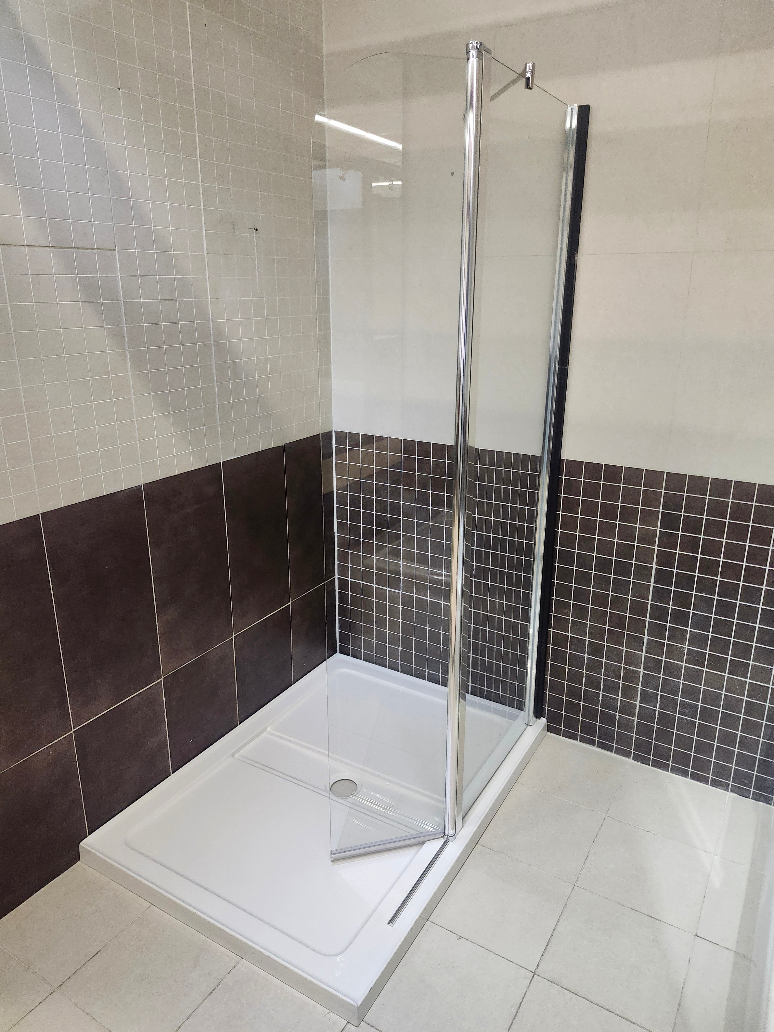 Vida 48 x 36 shower bsae and vida shower door (as is)