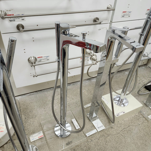 Aquabrass Roman Deck Tub Filler Metro Chrome With Hand Held Shower Head Floormodel Clearance As Is