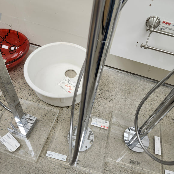 Aquabrass Roman Deck Tub Filler Metro Chrome With Hand Held Shower Head Floormodel Clearance As Is