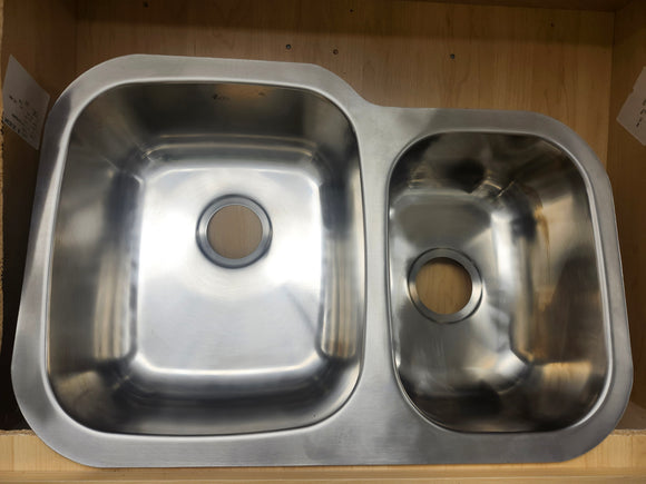 Vida Axes 32" x 21" Stainless Steel Round Undermount Kitchen Sink Floormodel Clearance