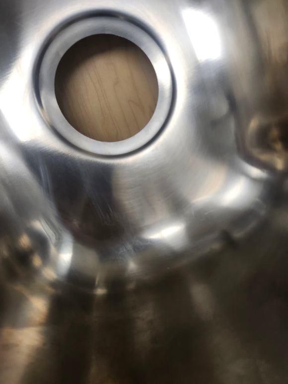Vida Axes 32" x 21" Stainless Steel Round Undermount Kitchen Sink Floormodel Clearance