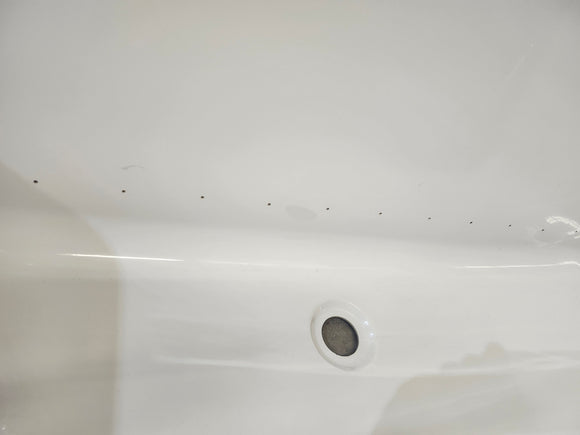 Maax Tub 72 x 36 Arofeel optik white floormodel clearance as is m6