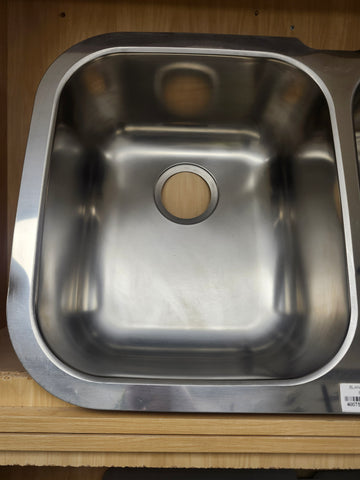 Blanco Kitchen Sink 21 x 18 undermount 8 inch dual bowls Niagara 400751 Stainless Steel Floormodel Clearance as is - 0