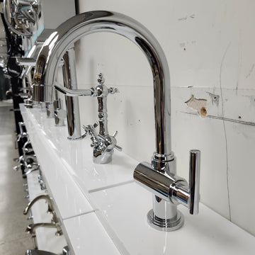 Grohe Single Hole hot or cold water Faucet with Lever Handle Floormodel As Is - 0