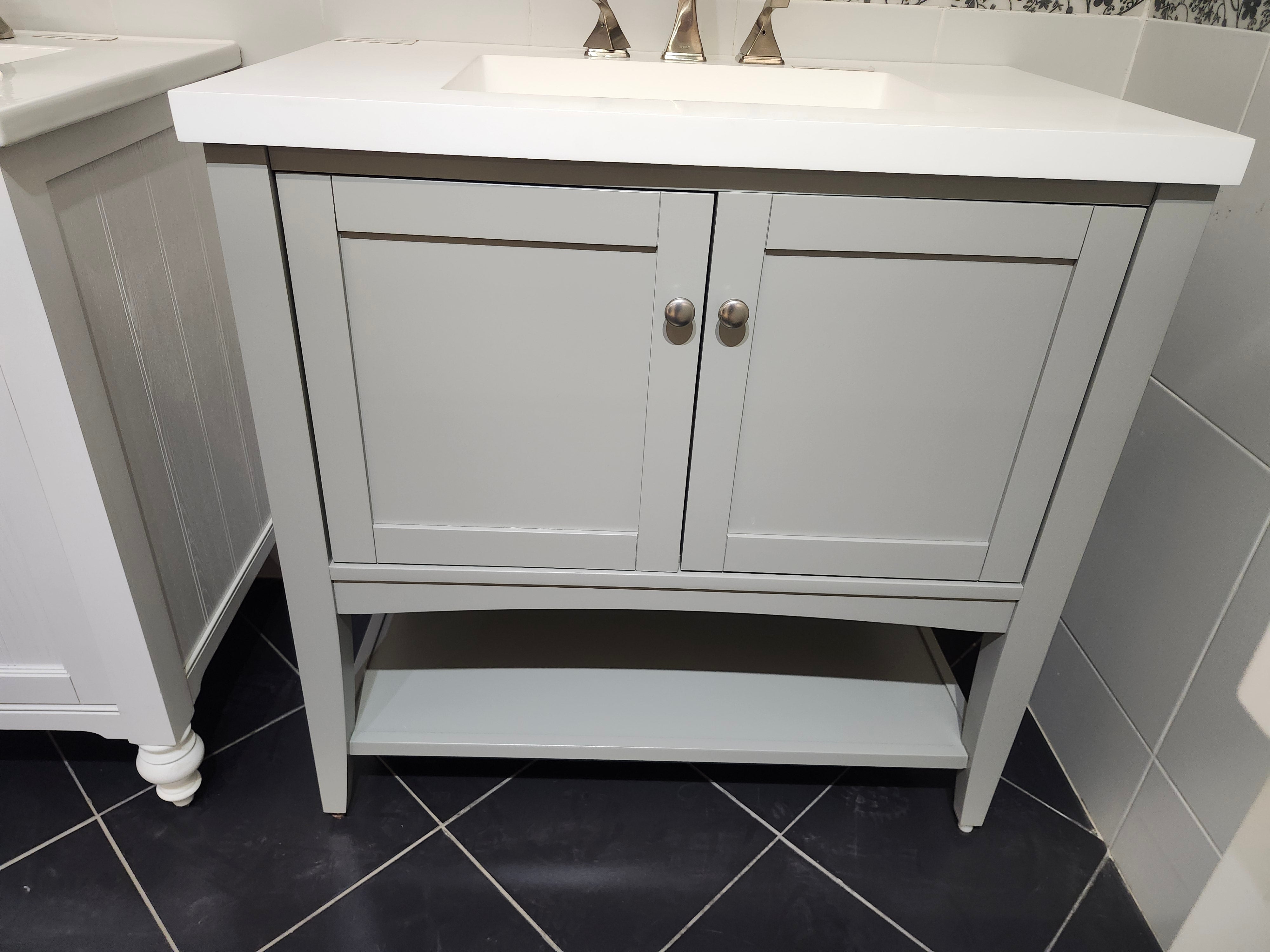 36" Fairmont Americana & Countertop Combo with Mirror (as is)