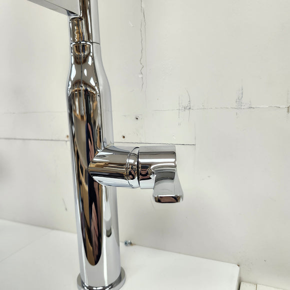 Blanco G-Neck Kitchen Sink Faucet Sold As is Floormodel Clearance