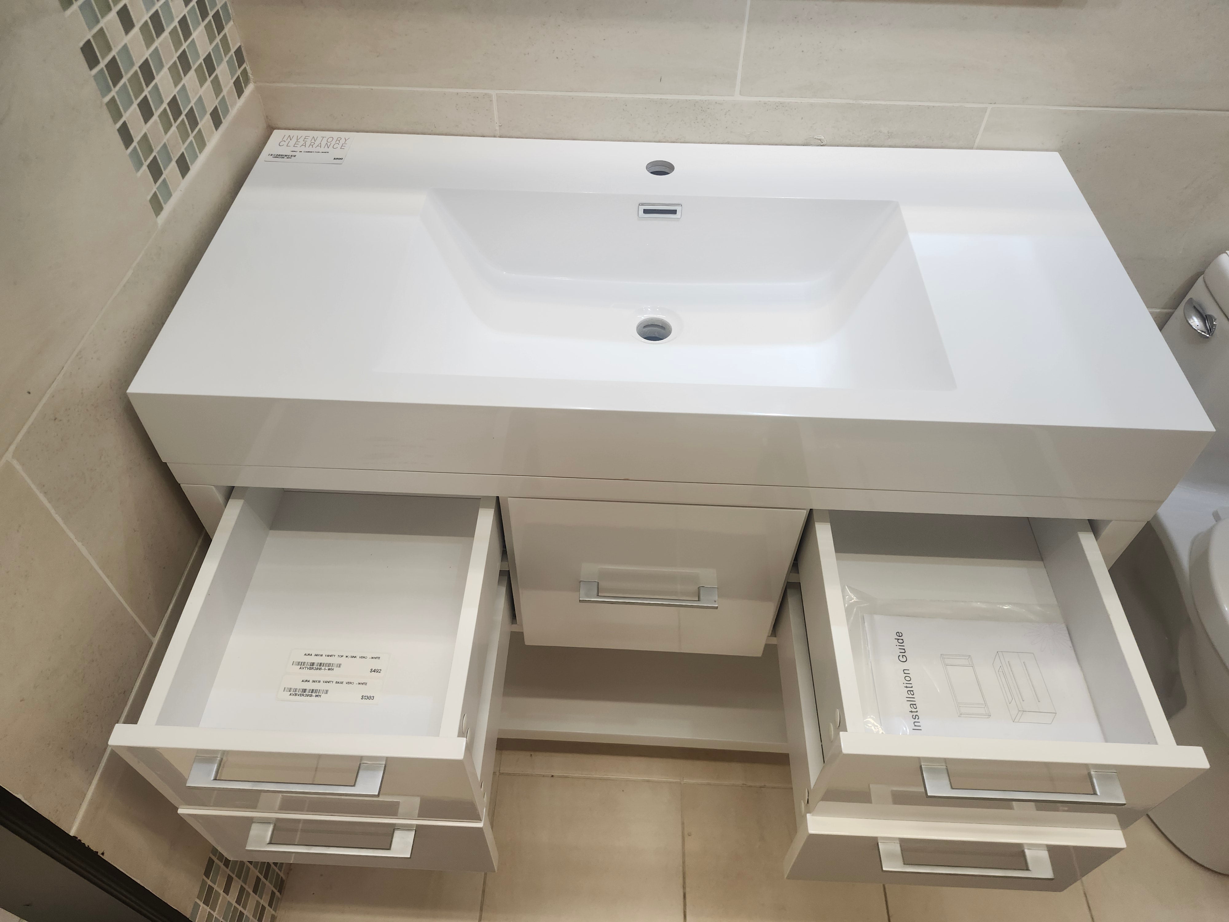 39" Vero Glossy White Vanity with Countertop Combo (as is)