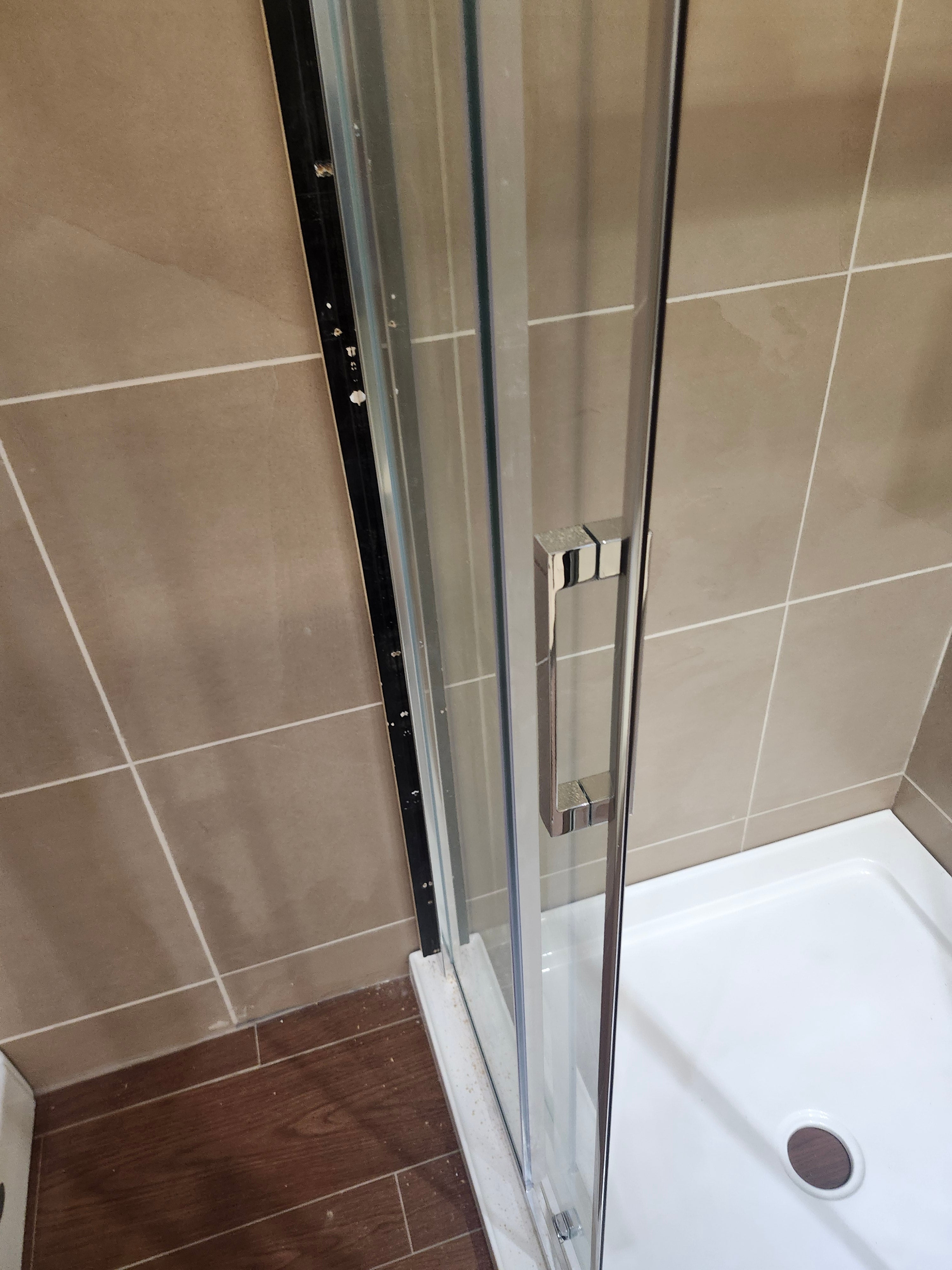 Maax 36" shower door square corner and vida shower base combo (as is)
