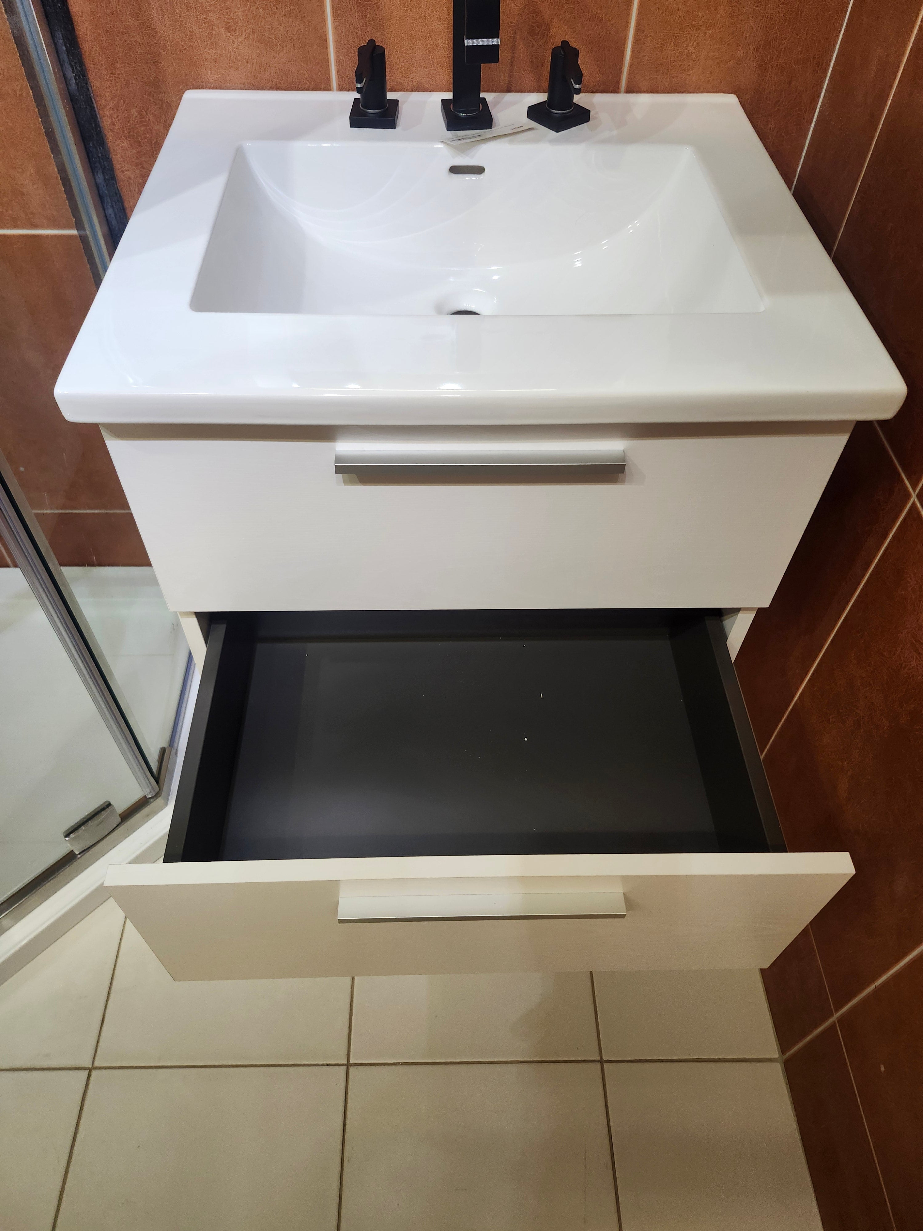 24" Vida Vanity and Countertop Combo with Mirror (as is)