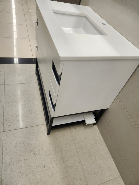 Vida Turin 37" White/Black Vanity with Countertop Combo (as is) m5