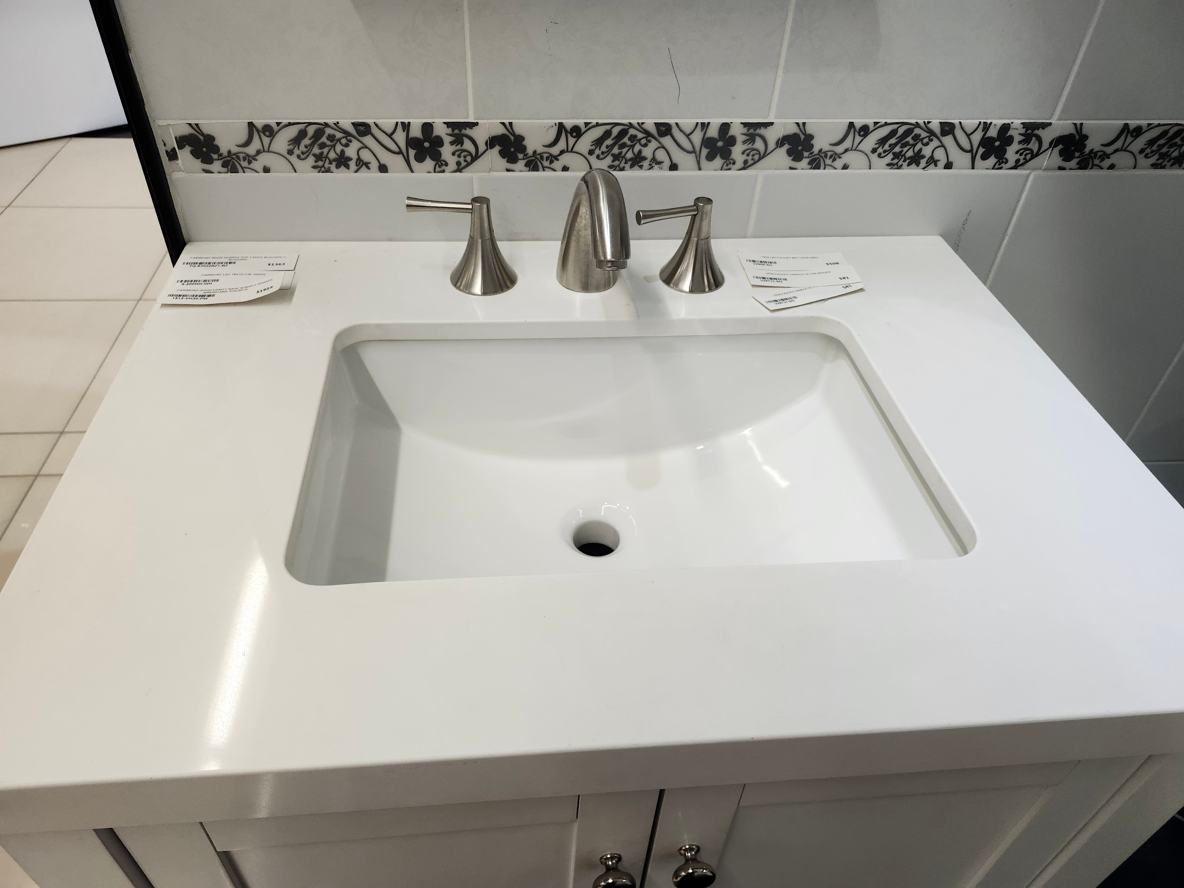 30" Fairmont Americana Vanity & Countertop Combo with Mirror (as is)