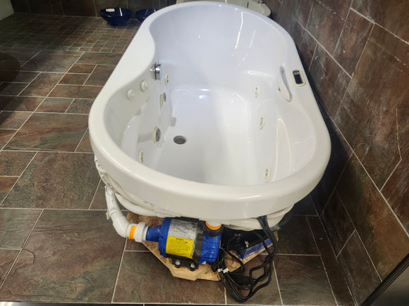 Maax tub 72 x 36 hydmax living biscuit floormodel clearance as is m7