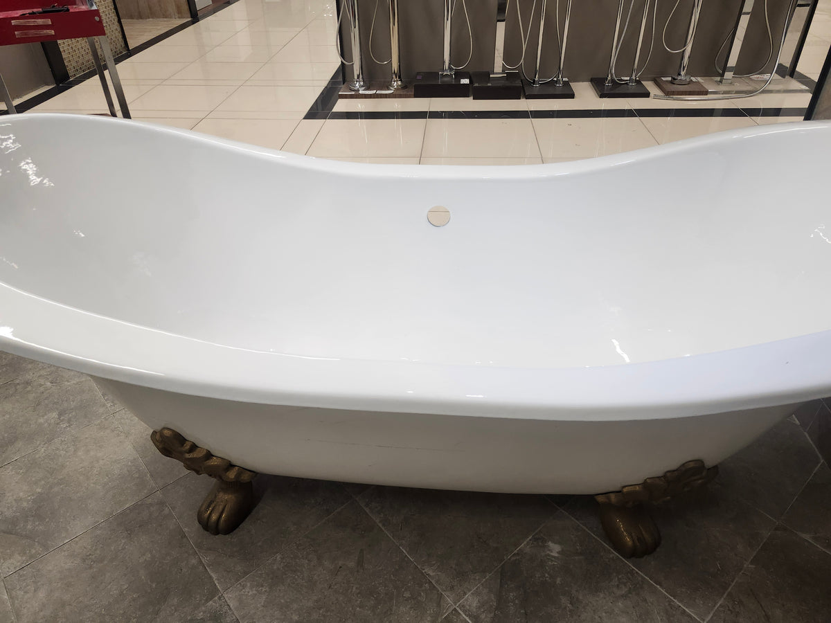 Vida Clawfoot Tub 72 x 31 with Feet White Floormodel Clearance m6