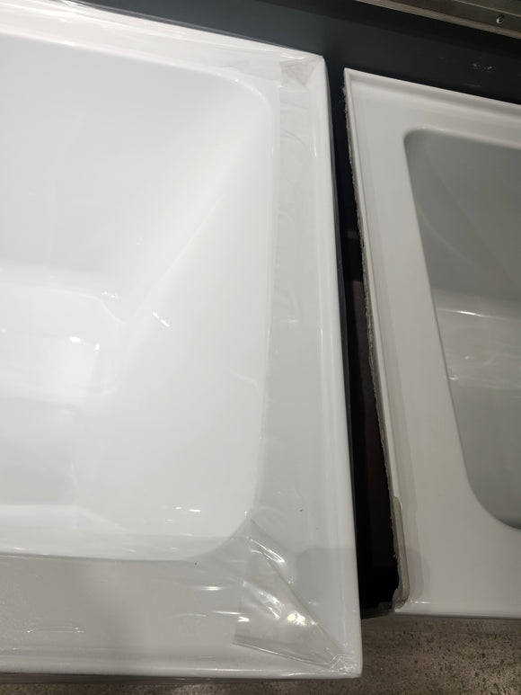 Aura Alcove Tub with Skirt Floormodel Clearance with Skirt Left Hand Drin As is 60 x 32 forma