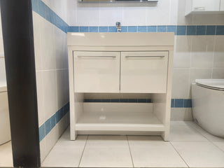 32" Vero Glossy White Vanity with Countertop Combo (as is)