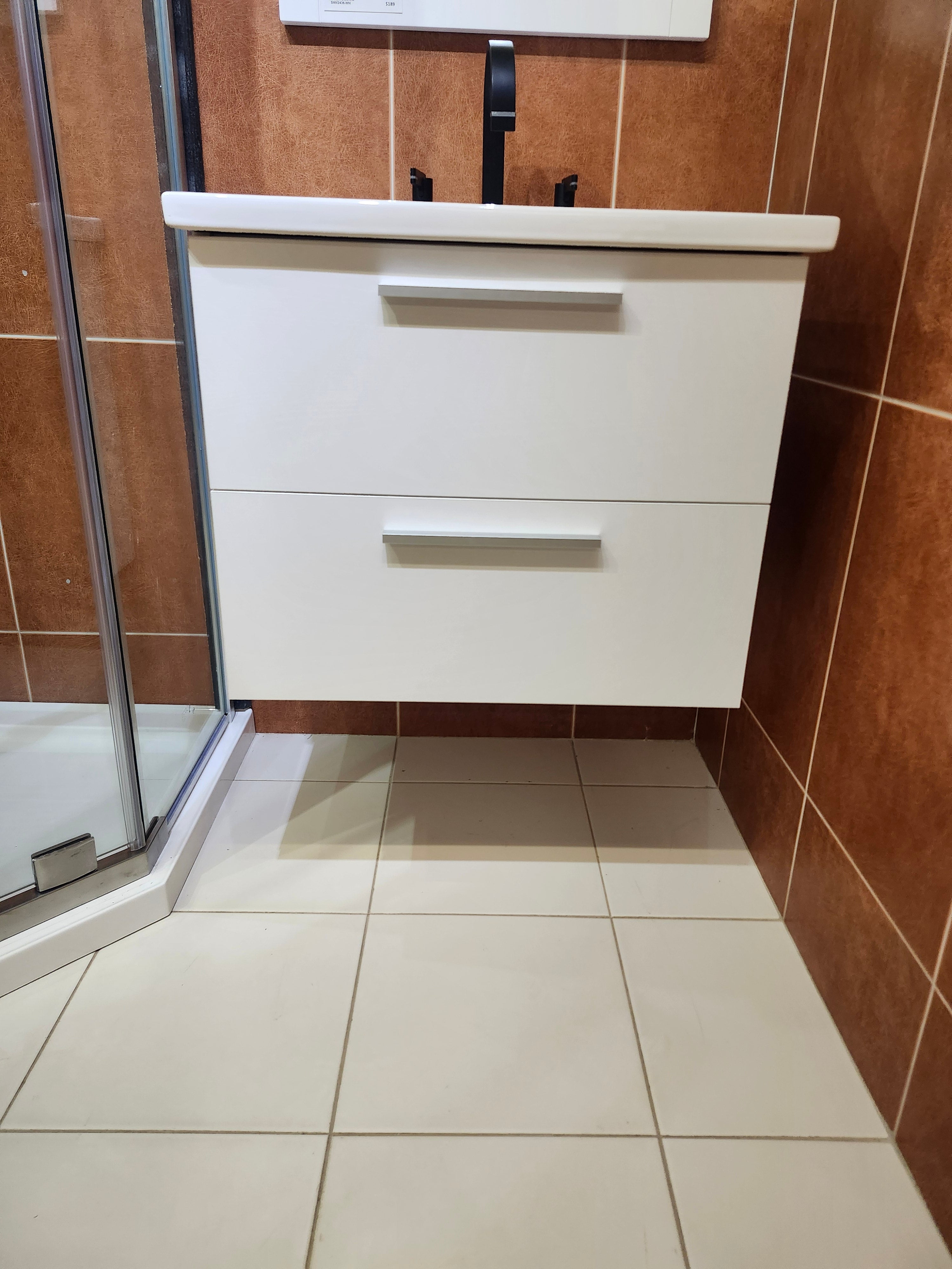 24" Vida Vanity and Countertop Combo with Mirror (as is)