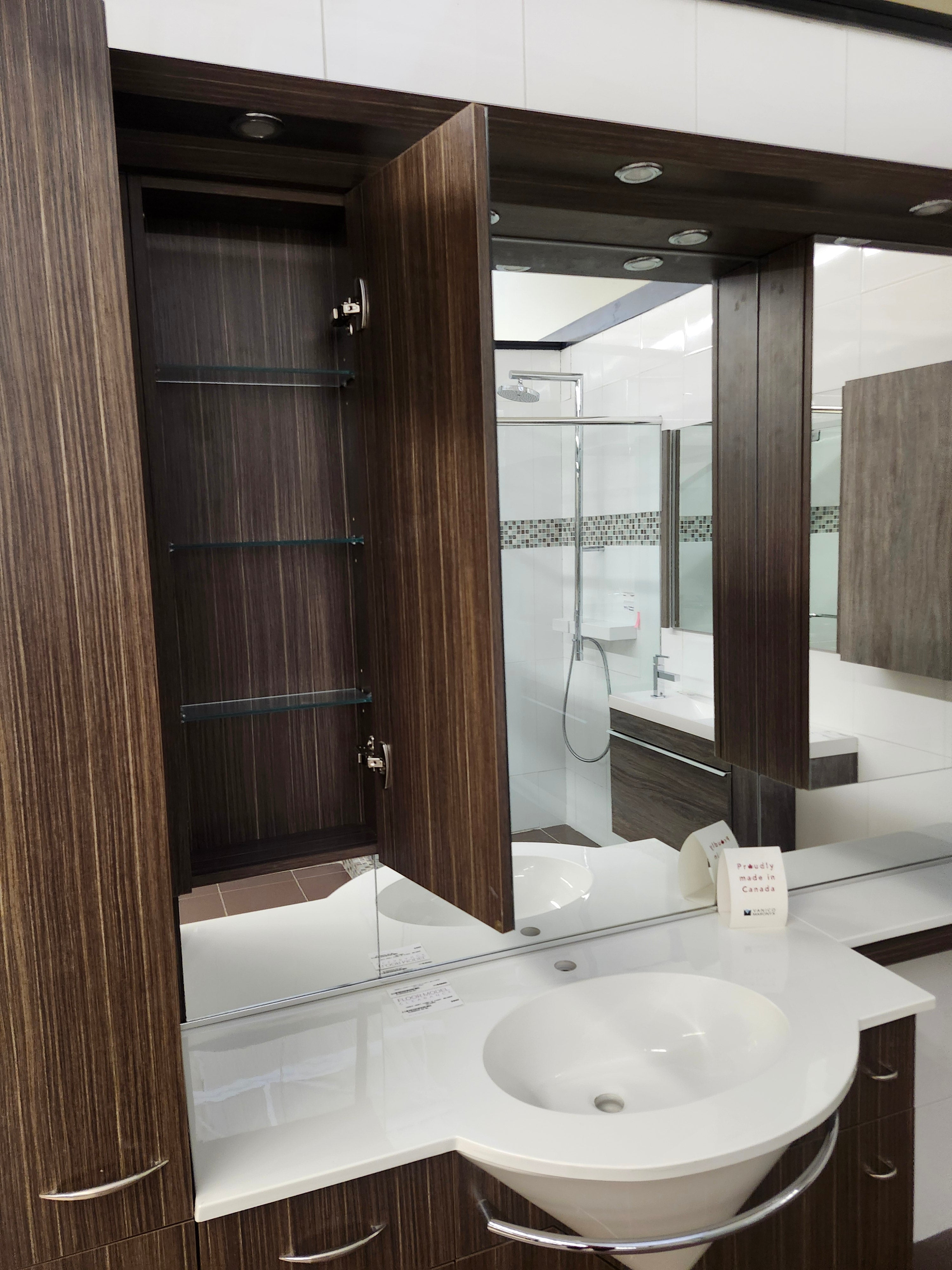 82" Vanico Avanti Vanity Combo (as is)